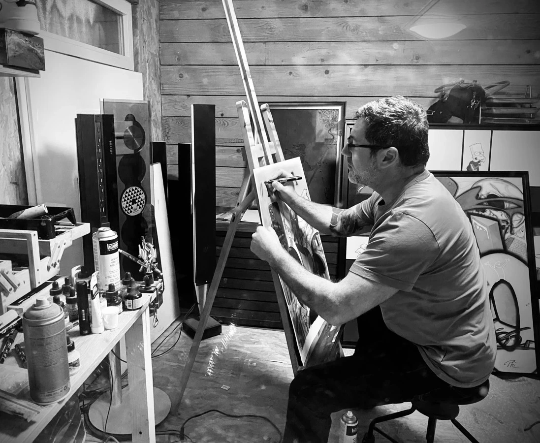 Phil dans son atelier