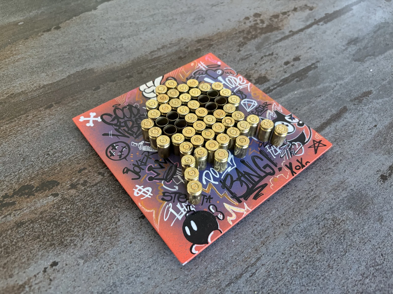 INV-07-KRAAL  red graff fixe